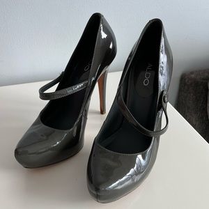 Grey Patent ALDO Mary Jane Stillettos, Sz 9